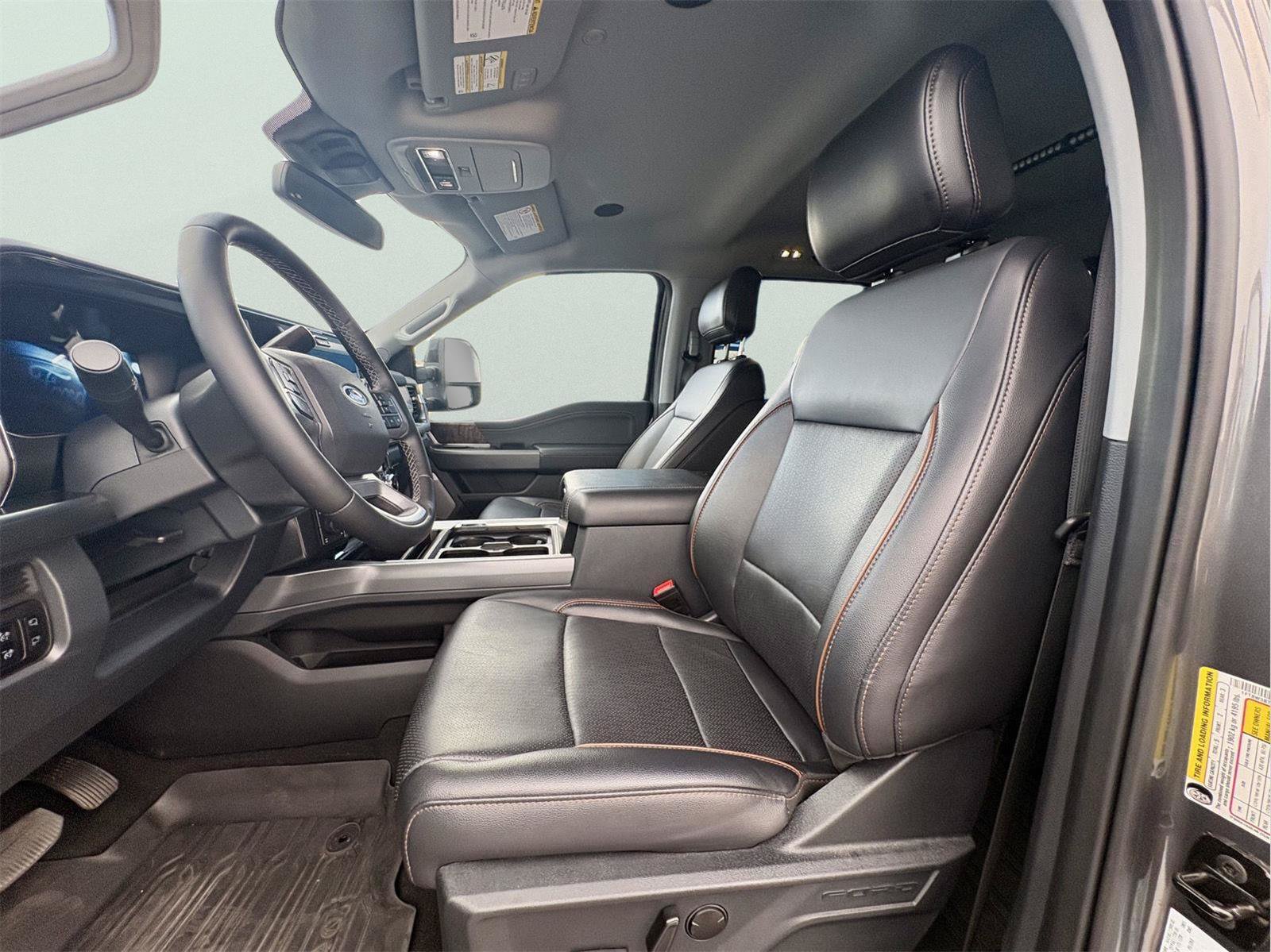 Used 2025 Ford F350 Lariat w/ Lariat Ultimate Package AWD/4WD image 17
