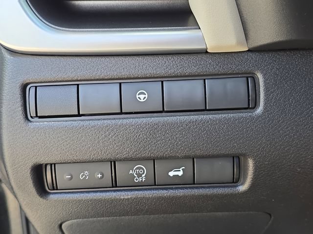 Used 2025 Nissan Rogue SV FWD image 28