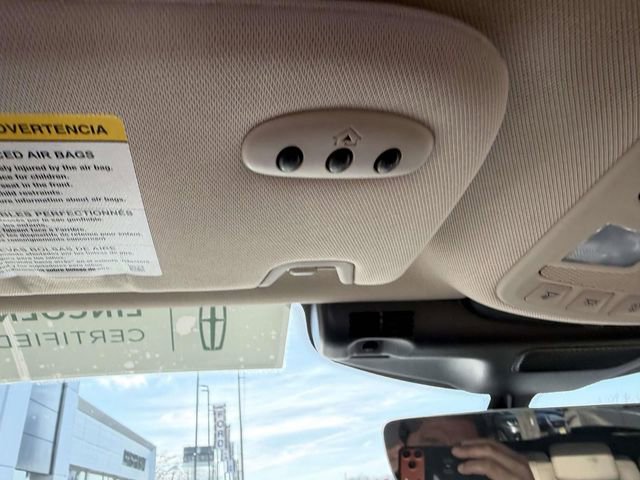 Used 2023 Lincoln Nautilus Reserve image 31