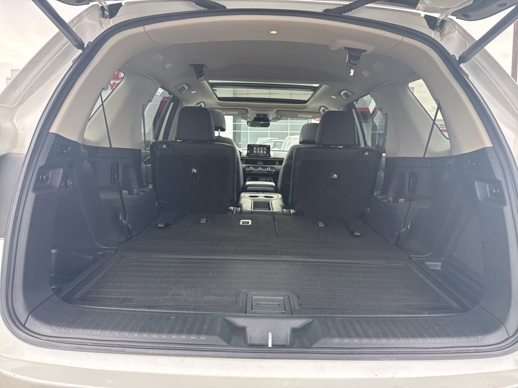 Used 2025 Honda Pilot Touring image 16