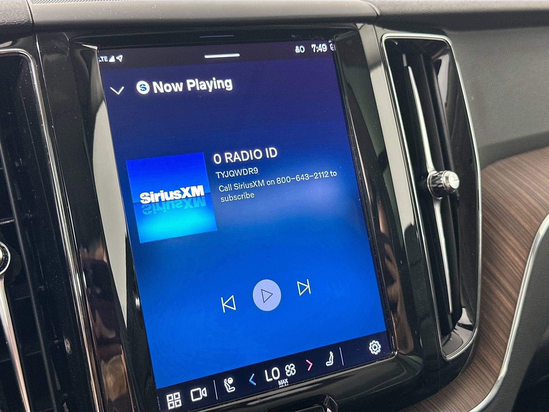 Certified 2022 Volvo XC60 B5 Momentum w/ Advanced Package image 15