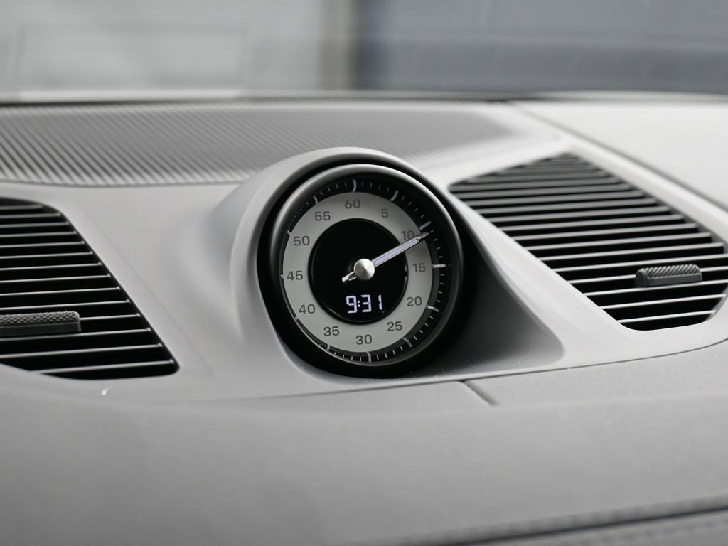 New 2026 Porsche Cayenne GTS image 21