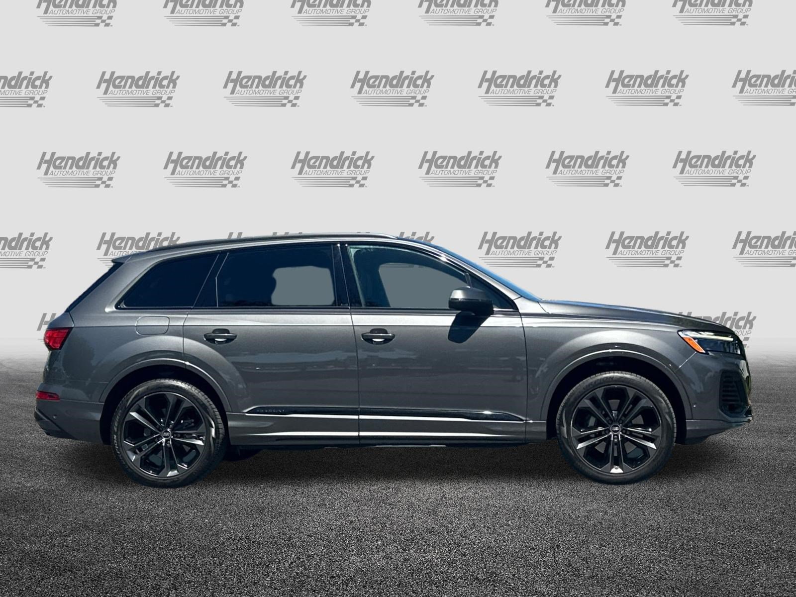 Used 2025 Audi Q7 3.0T Premium Plus w/ Premium Plus Package AWD/4WD image 3