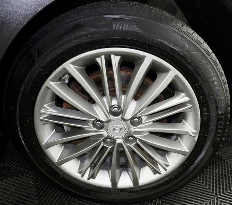 Used 2019 Hyundai Kona SEL image 3