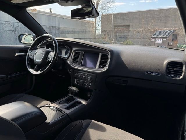 Used 2022 Dodge Charger SXT w/ Blacktop Package image 13