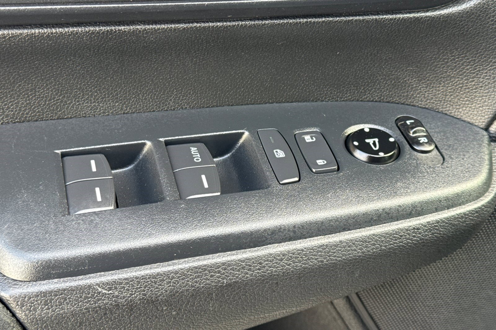 Used 2020 Honda CR-V LX image 13