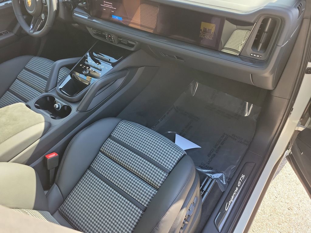 New 2026 Porsche Cayenne GTS AWD/4WD image 19