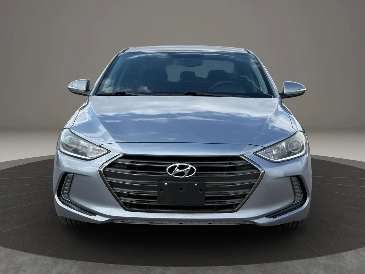 Used 2017 Hyundai Elantra Limited FWD image 2
