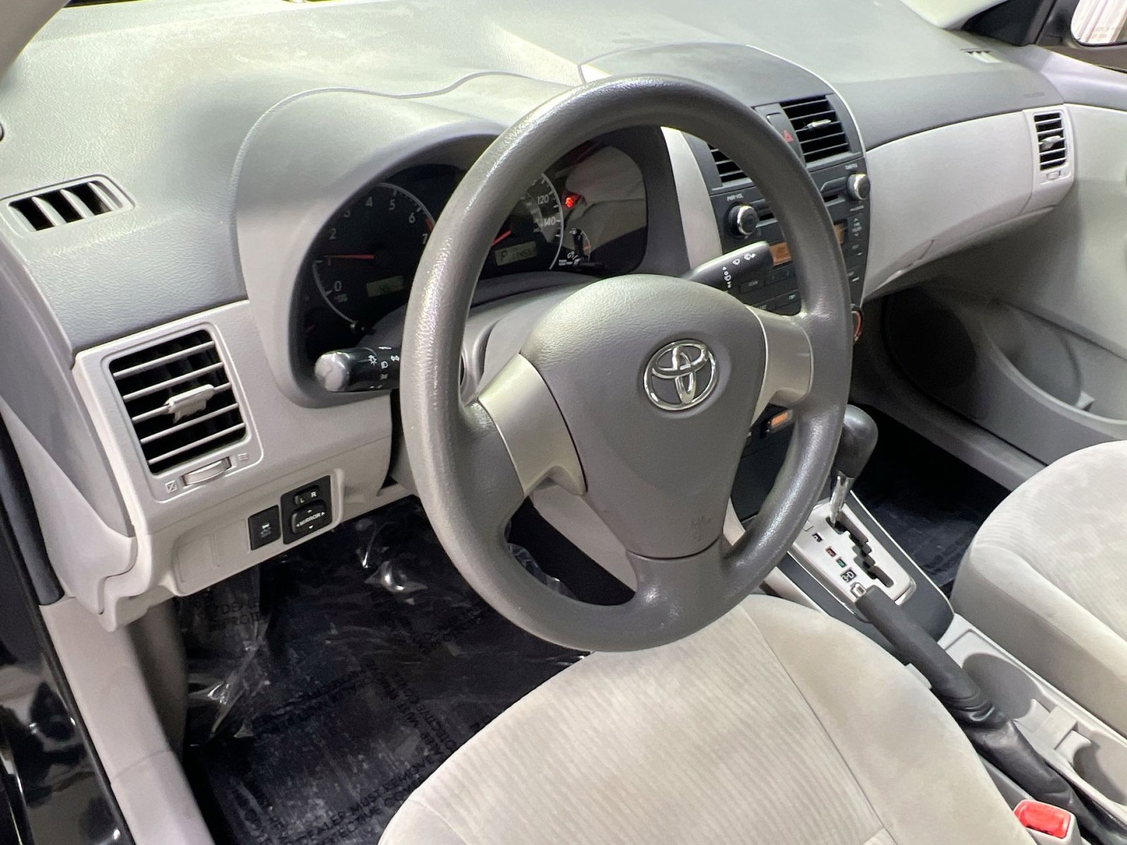 Used 2010 Toyota Corolla LE image 7