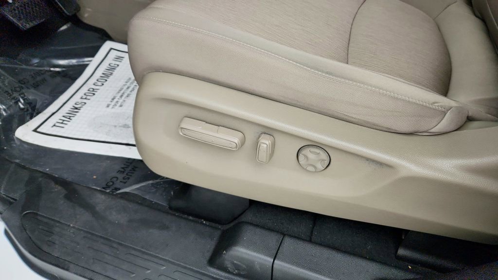 Used 2023 Honda Odyssey EX image 11