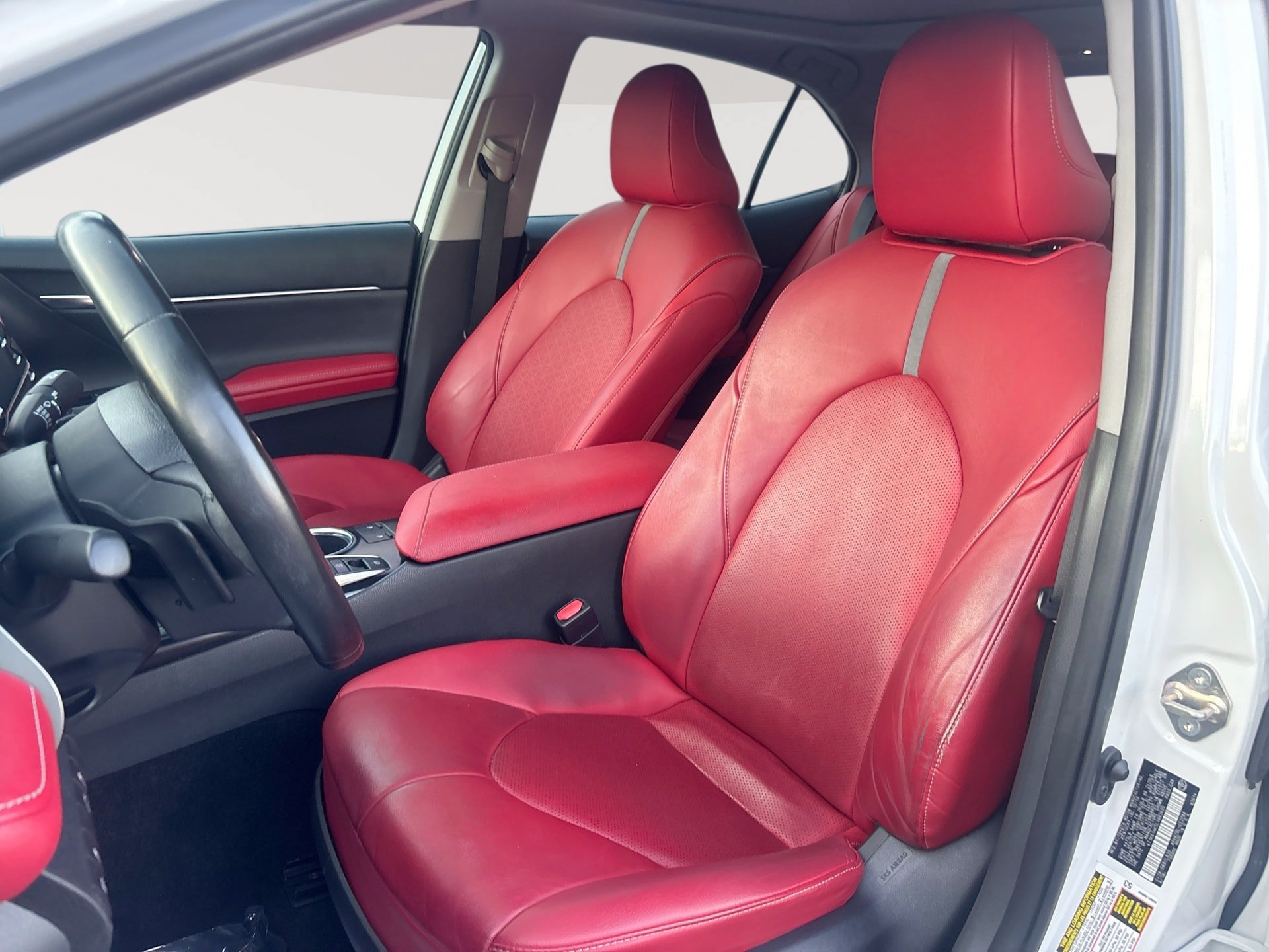 Used 2020 Toyota Camry XSE FWD image 13