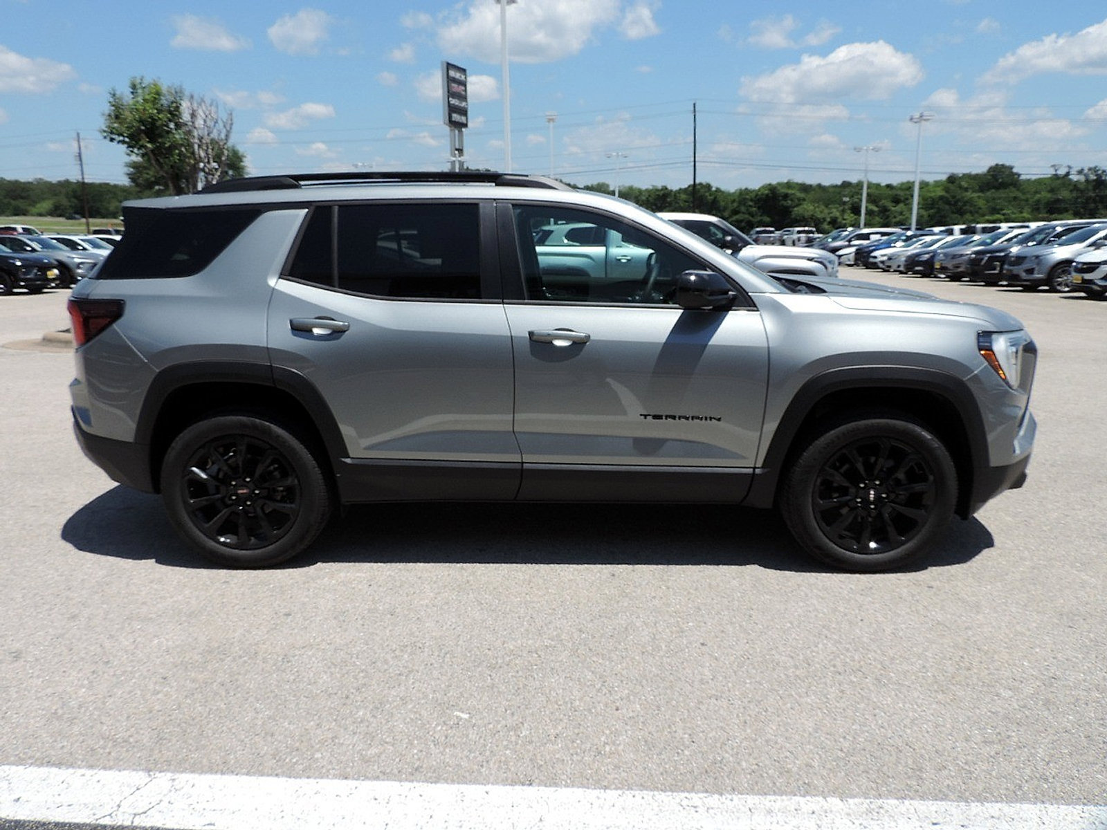 New 2026 GMC Terrain Elevation FWD image 4