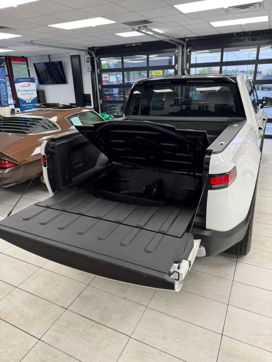 Used 2022 Rivian R1T Adventure AWD/4WD image 12