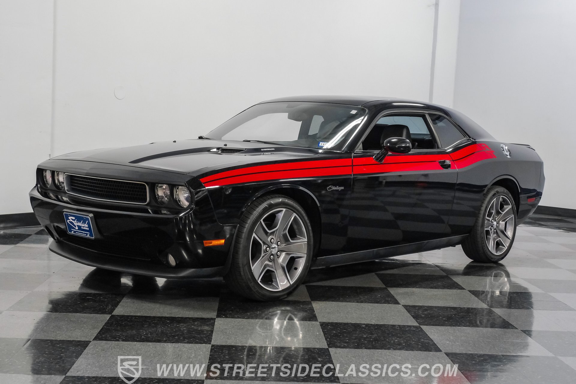 Used 2012 Dodge Challenger R/T RWD image 18