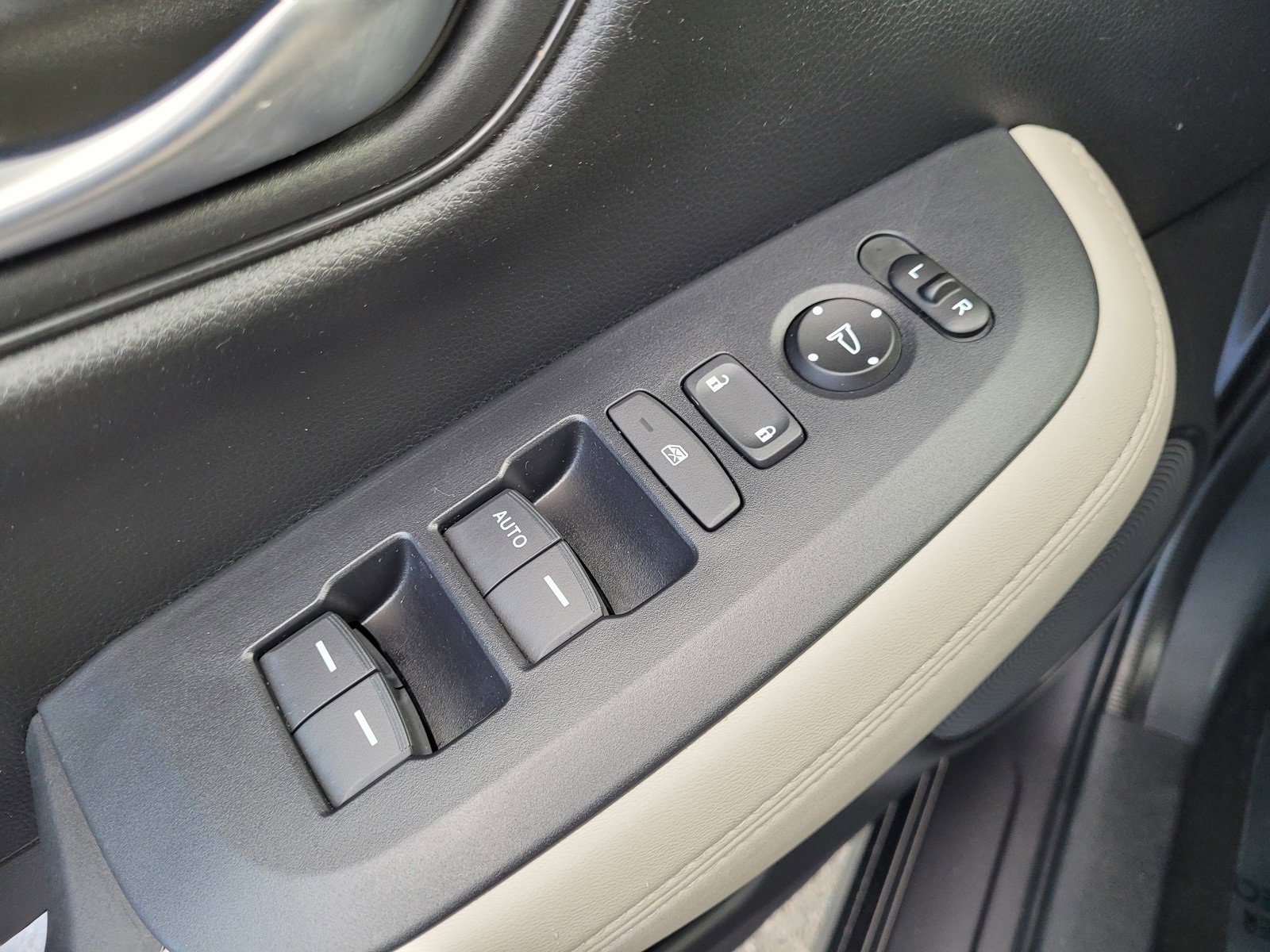 Certified 2024 Honda HR-V LX image 16