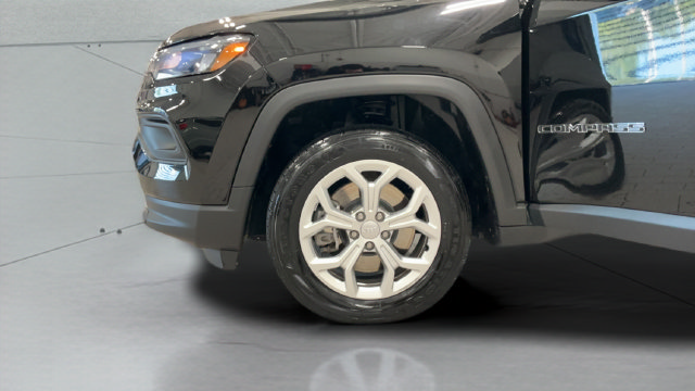 Used 2024 Jeep Compass Latitude AWD/4WD image 21