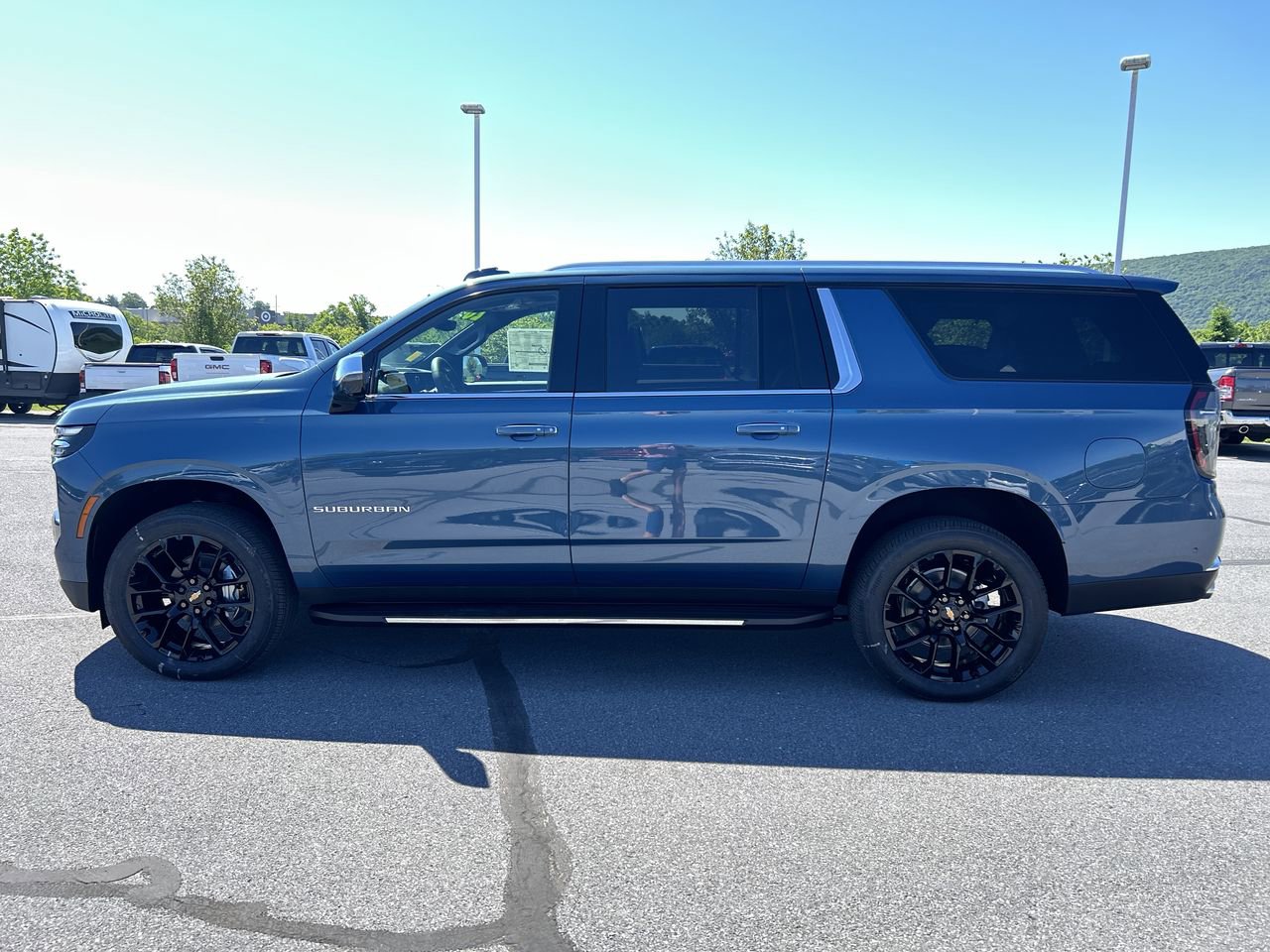 New 2026 Chevrolet Suburban Premier AWD/4WD image 4
