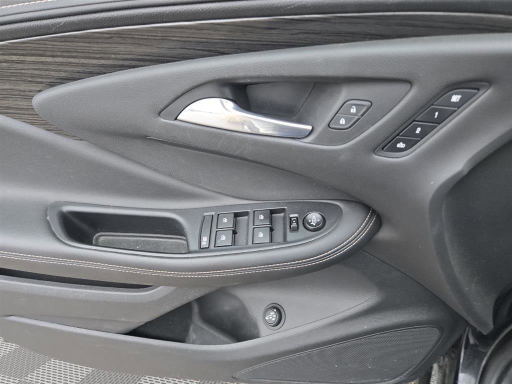 Used 2017 Buick Envision Essence image 4