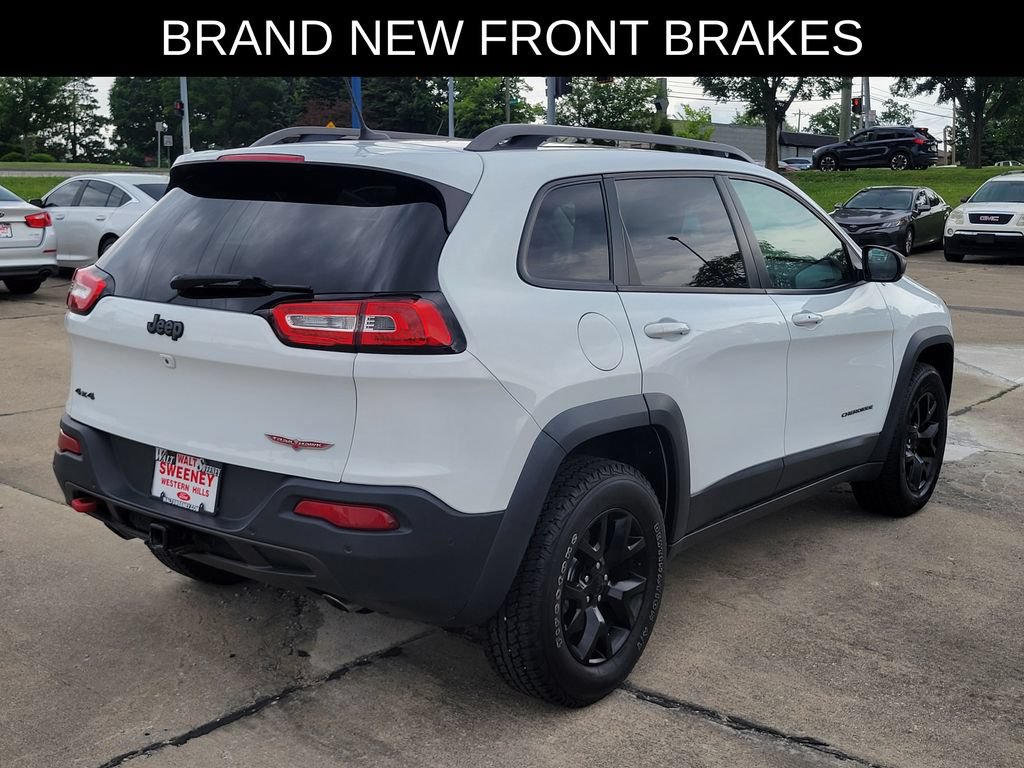 Used 2015 Jeep Cherokee Trailhawk w/ Comfort/Convenience Group AWD/4WD image 4