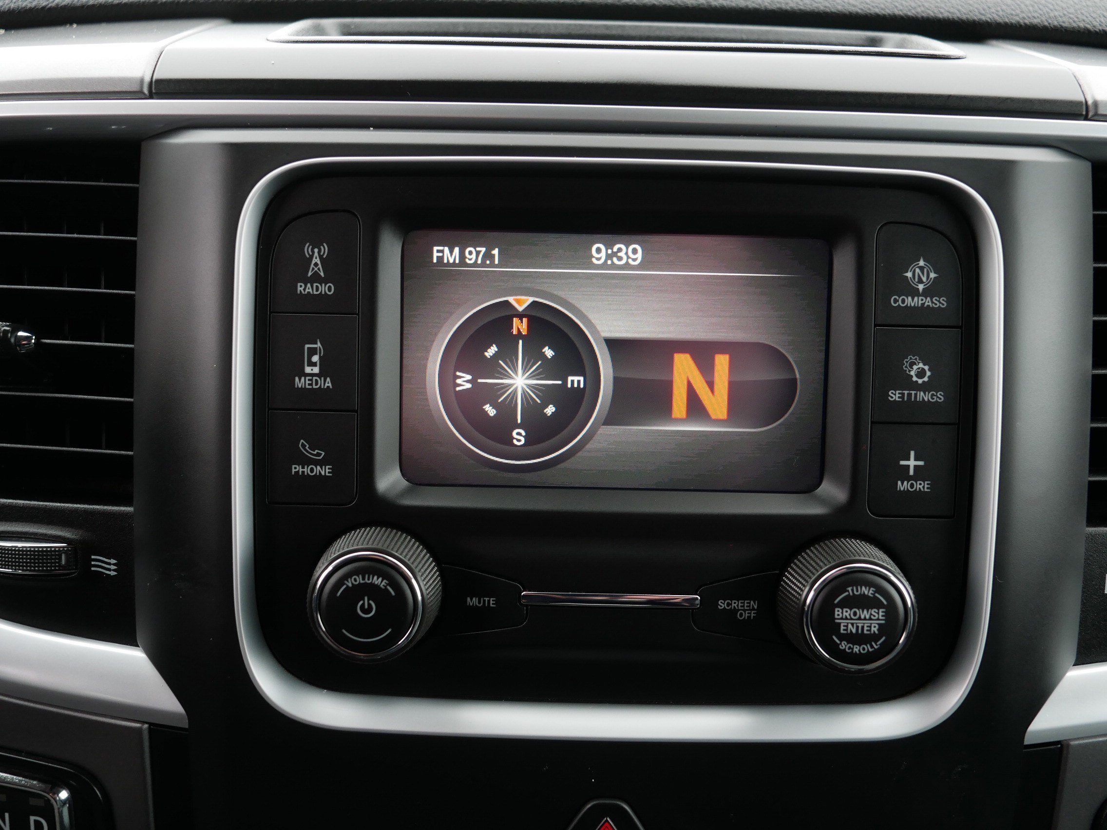 Certified 2024 RAM 1500 Classic SLT image 30