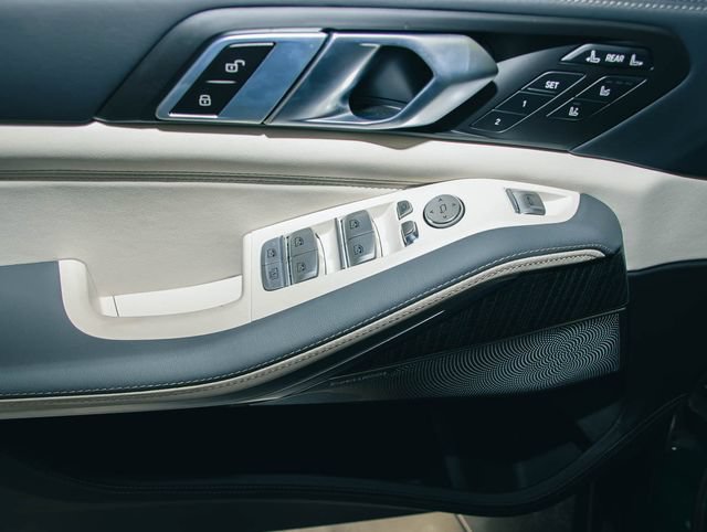 New 2026 BMW ALPINA XB7 AWD/4WD image 13