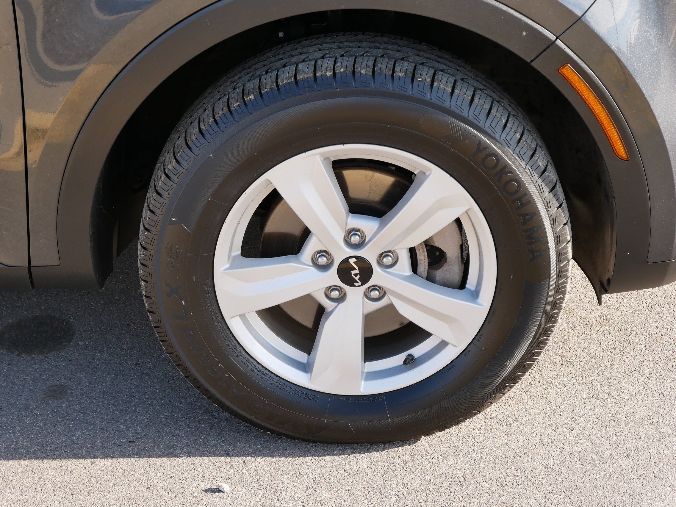 Used 2022 Kia Sorento LX image 15