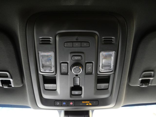 Used 2022 Chevrolet Suburban RST w/ Sport Performance Package AWD/4WD image 17