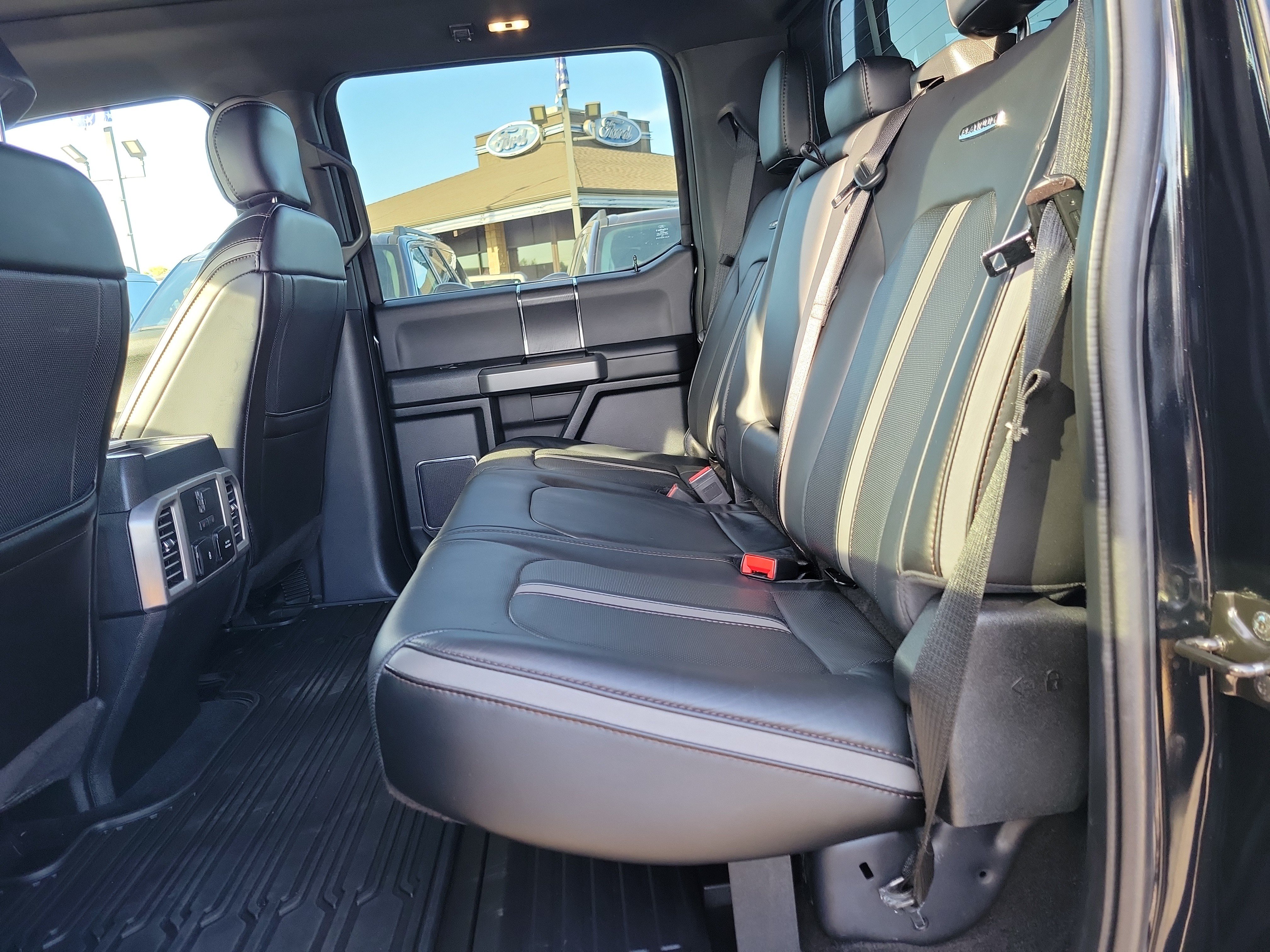 Certified 2018 Ford F350 Platinum w/ Platinum Ultimate Package AWD/4WD image 13