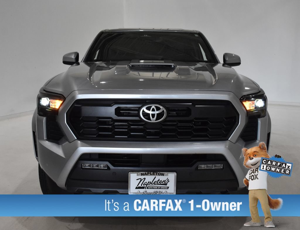 Used 2025 Toyota Tacoma TRD Sport w/ TRD Sport Upgrade Package AWD/4WD image 3