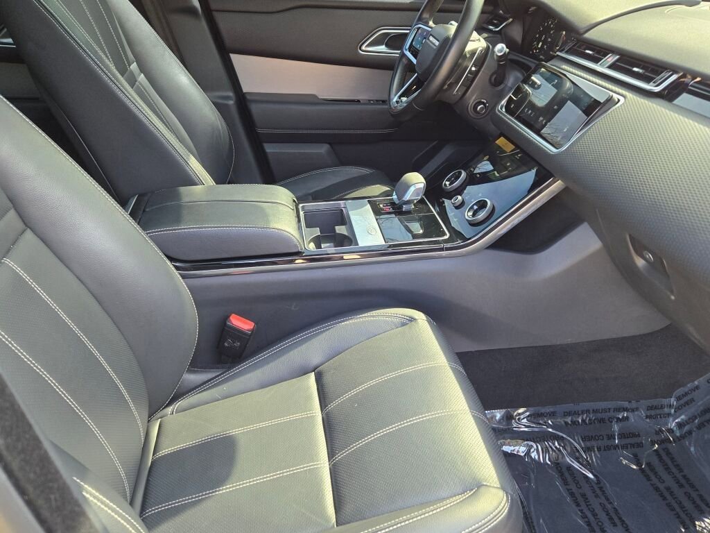 Used 2021 Land Rover Range Rover Velar R-Dynamic S image 6