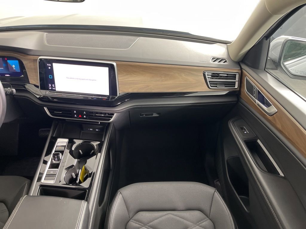 Used 2024 Volkswagen Atlas SE image 21