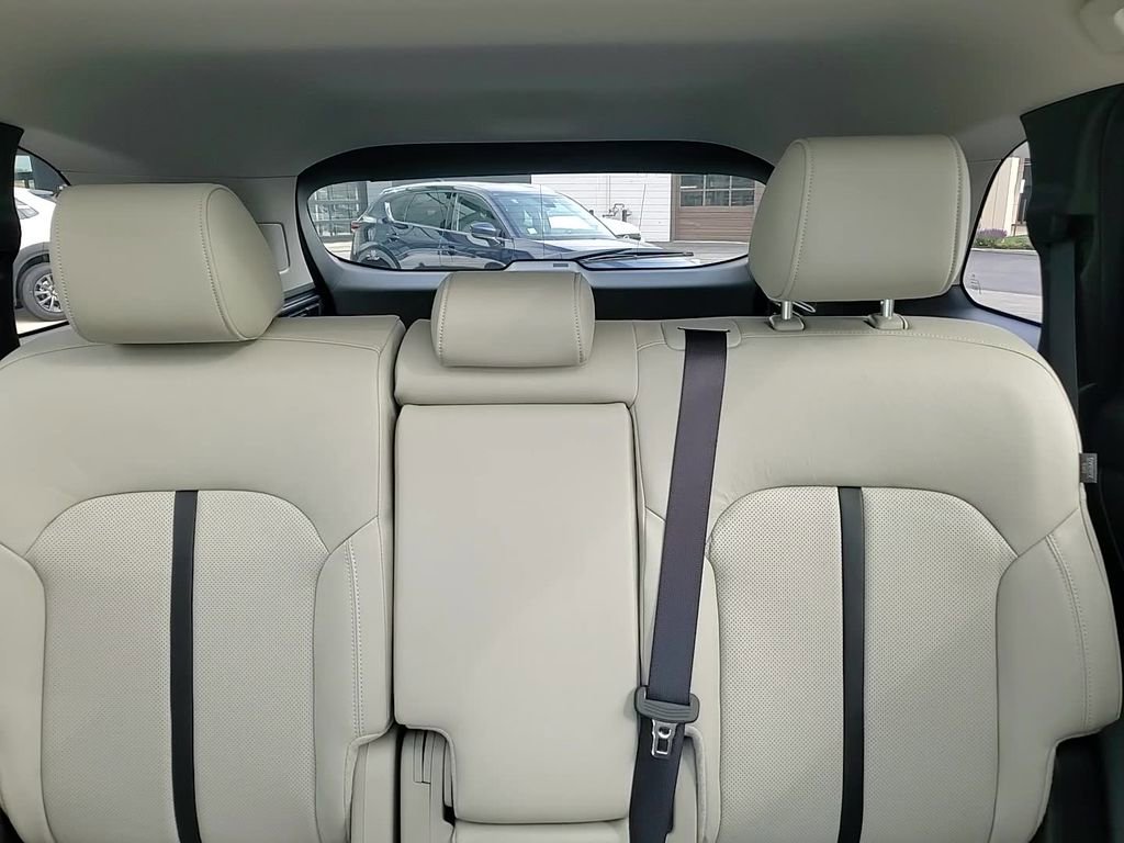 Certified 2025 MAZDA CX-70 Plug-In Hybrid w/ Premium Pkg image 24