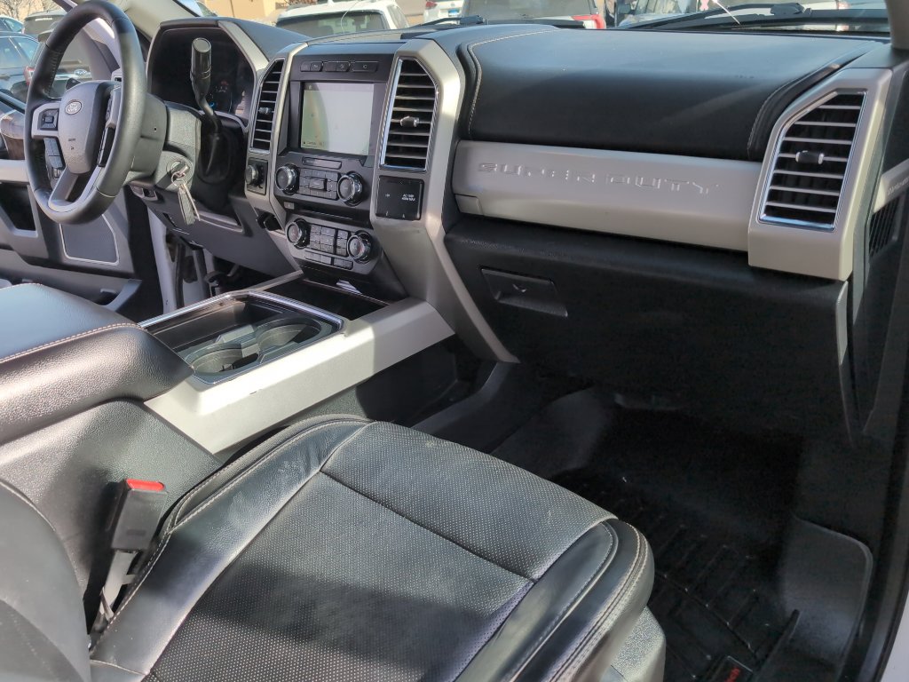 Used 2017 Ford F250 Lariat w/ Chrome Package image 32