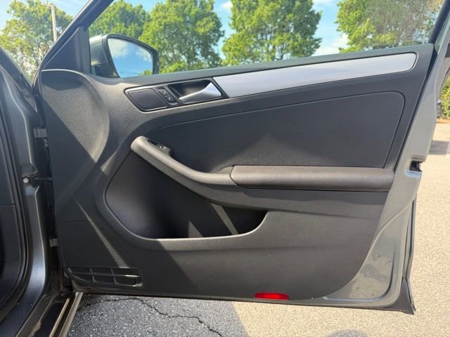 Used 2017 Volkswagen Jetta SE FWD image 30