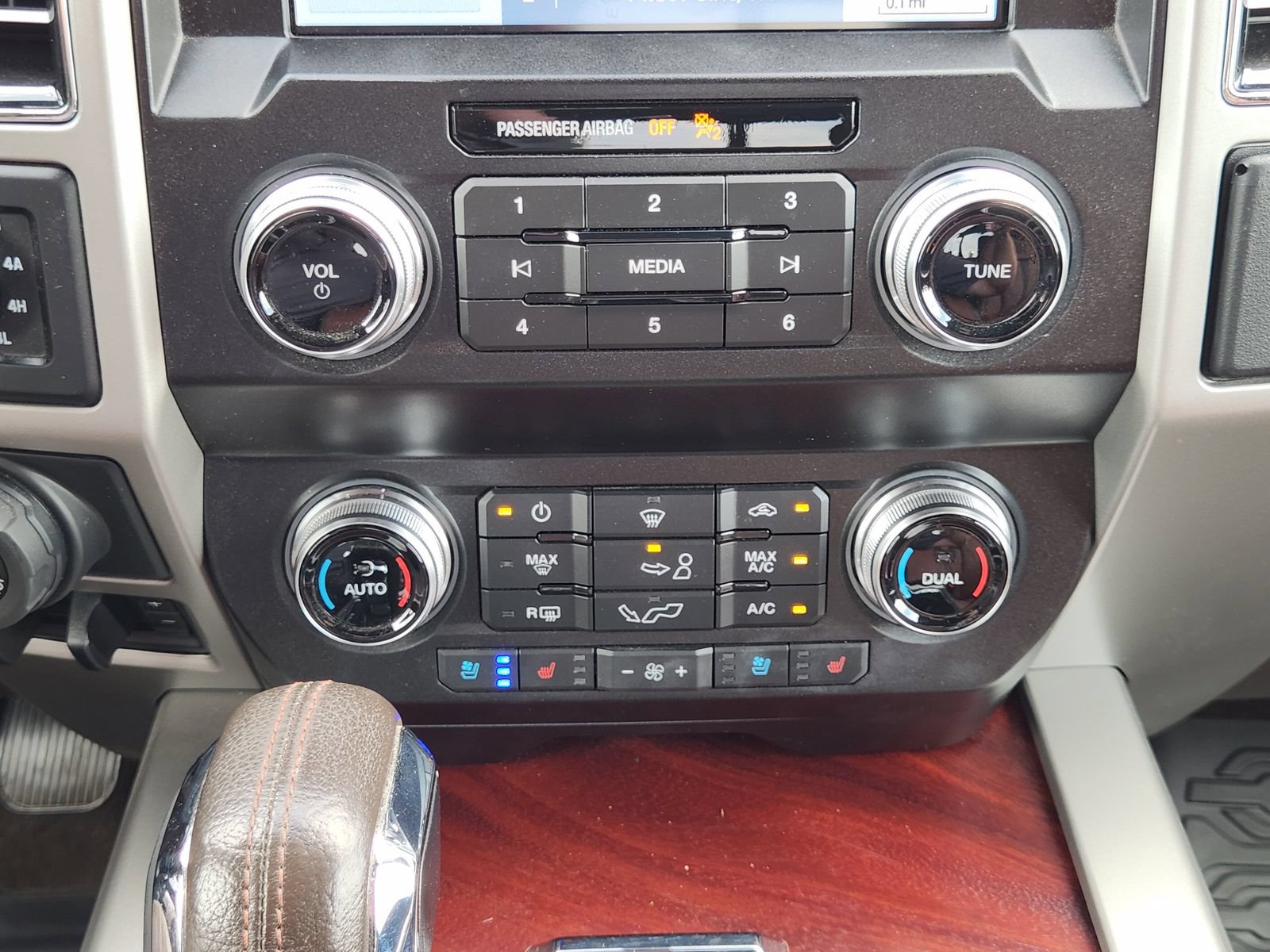 Used 2020 Ford F150 King Ranch w/ Equipment Group 601A Luxury AWD/4WD image 22