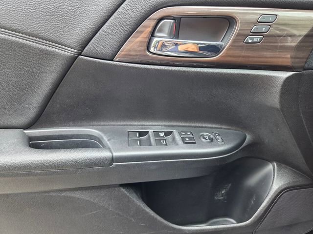 Used 2016 Honda Accord Touring image 36
