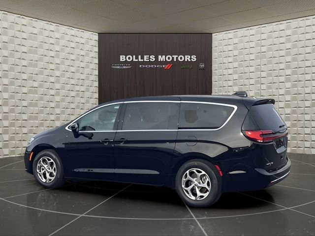 Certified 2024 Chrysler Pacifica Limited image 8