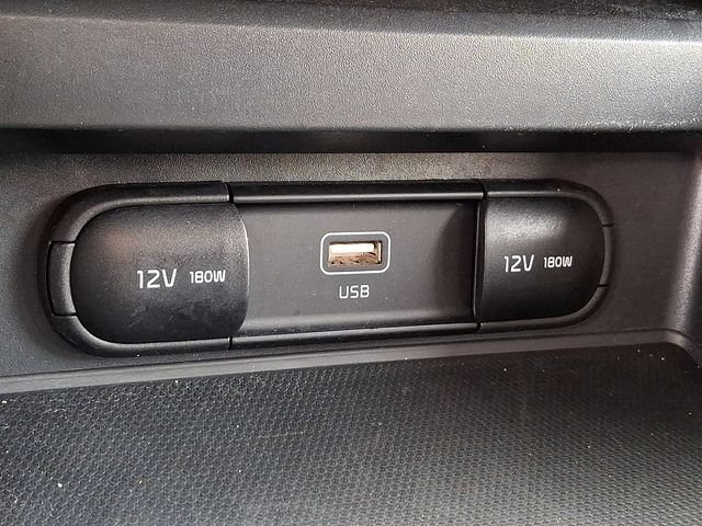 Used 2025 Kia Soul LX w/ LX Technology Package FWD image 22