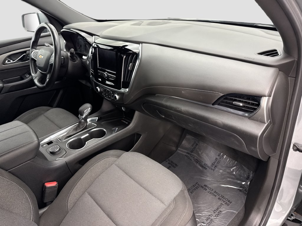 Used 2023 Chevrolet Traverse LT FWD image 15