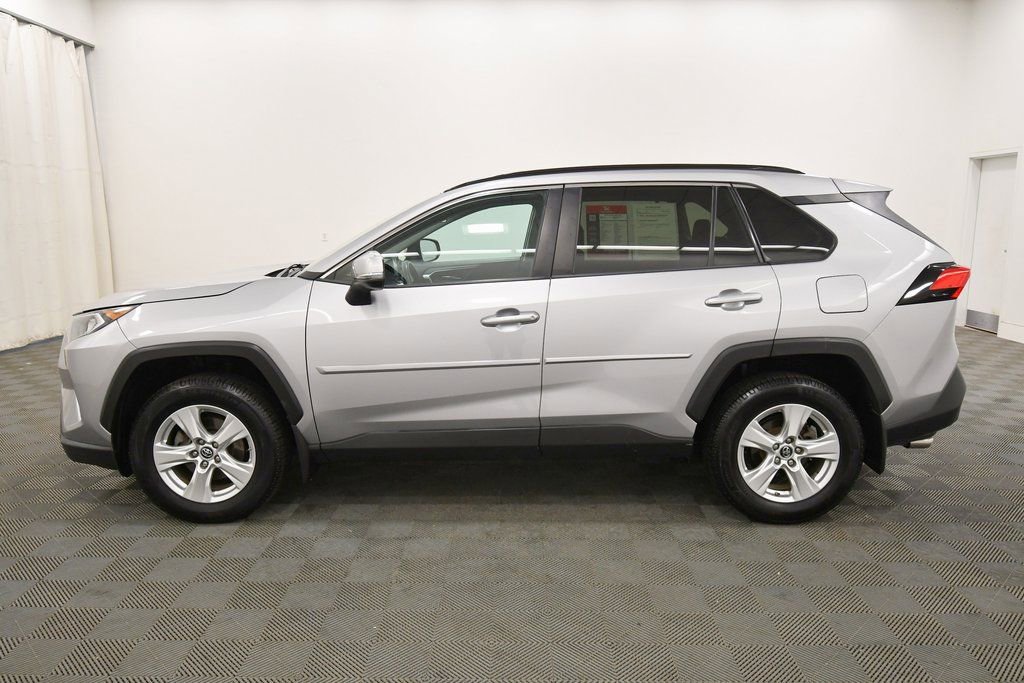 Used 2019 Toyota RAV4 XLE image 4