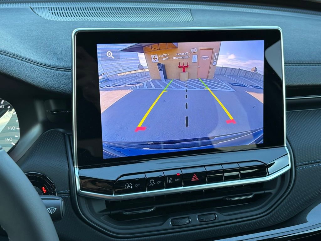 New 2026 Jeep Compass Altitude image 4