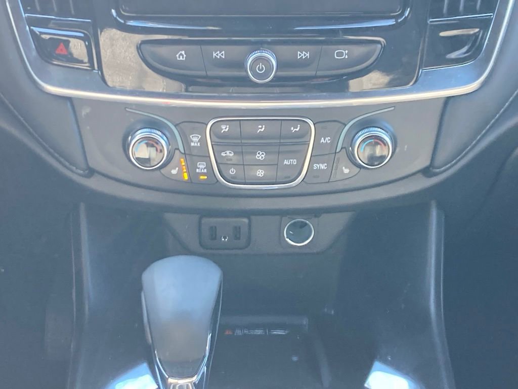 Used 2023 Chevrolet Traverse LT AWD/4WD image 18