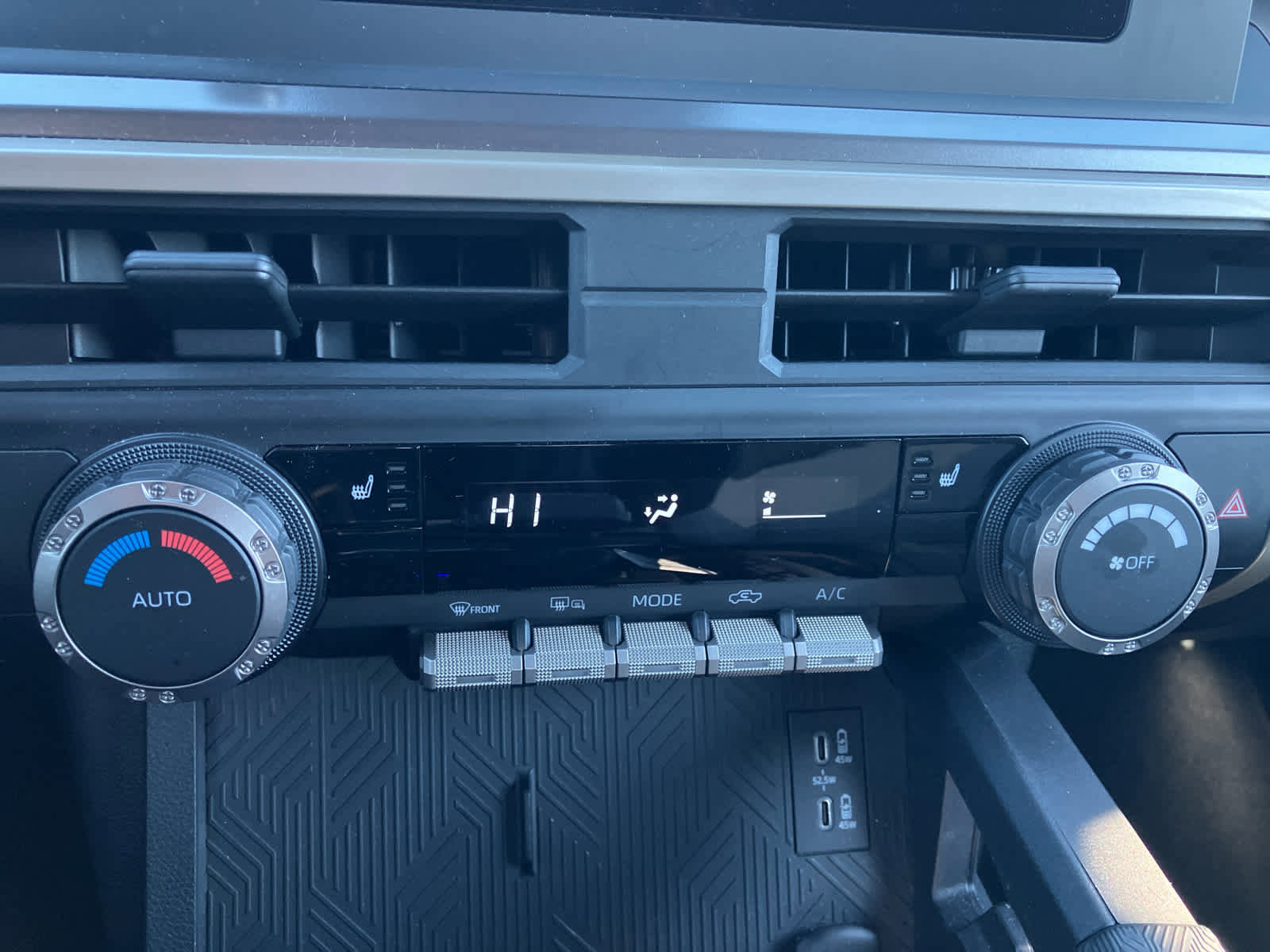 Used 2024 Toyota Tacoma TRD Off-Road image 24