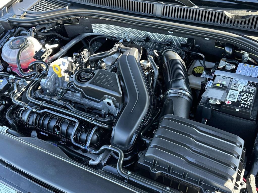 Used 2025 Volkswagen Jetta Sport image 11