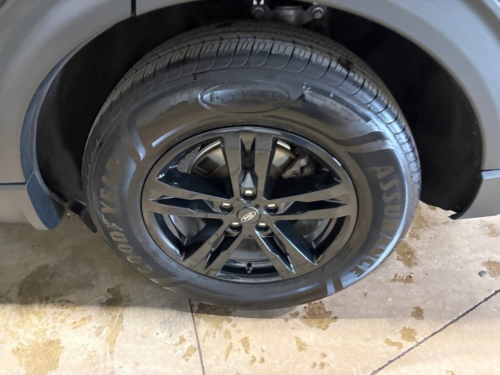 Certified 2023 Ford Explorer XLT w/ Equipment Group 202A image 26