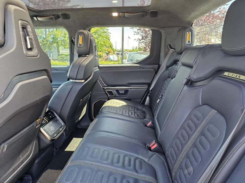 Used 2022 Rivian R1T Adventure AWD/4WD image 21