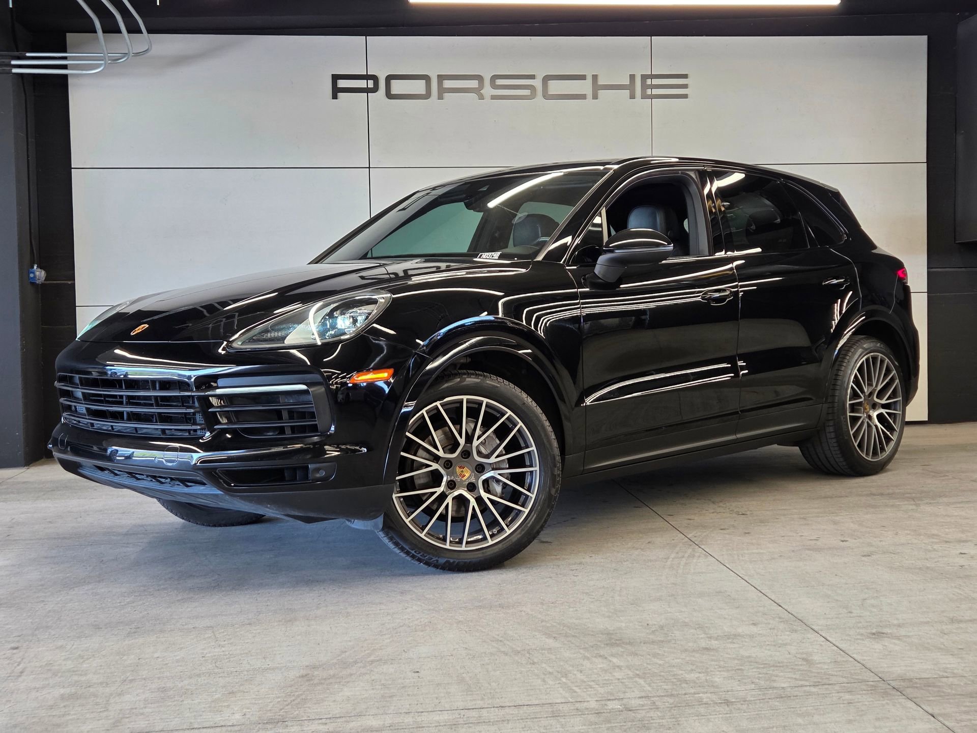 Certified 2020 Porsche Cayenne AWD/4WD image 1