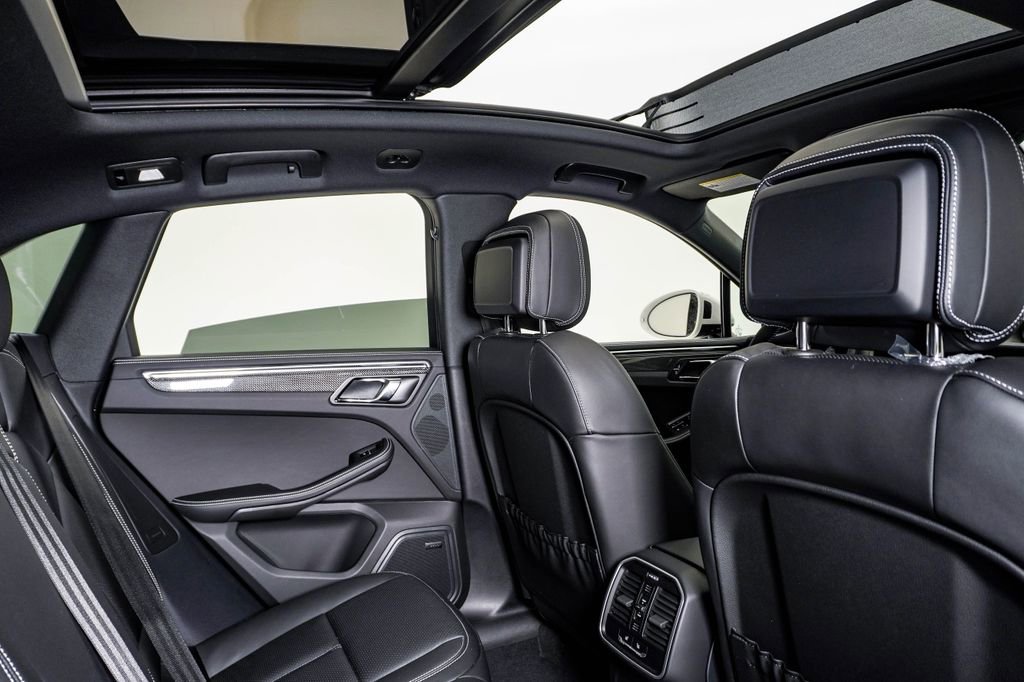 New 2026 Porsche Macan GTS AWD/4WD image 16