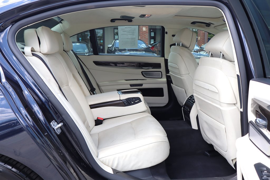 Used 2013 BMW 750Li RWD image 20