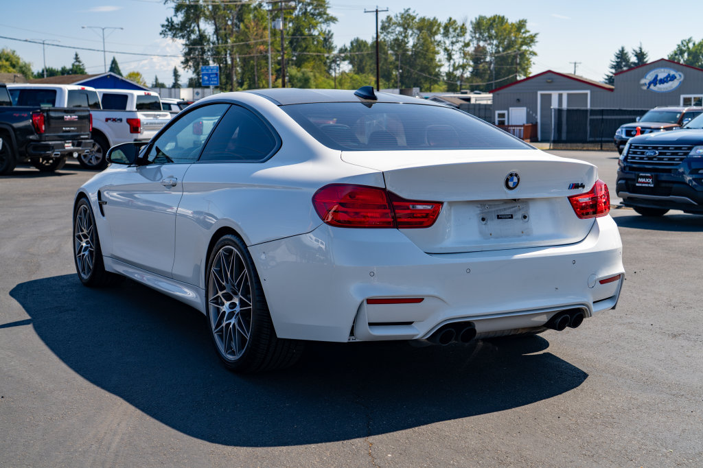 Used 2016 BMW M4 Coupe w/ Competition Package RWD image 10